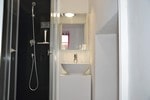 La-salle-de-bain-du-studio+-des-Gîtes-du-Holit