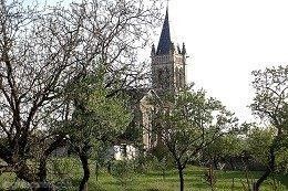 L'église-du-village-de-Pannes
